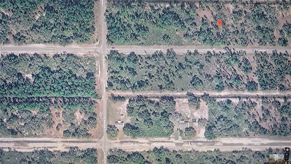 En Venta: $11,500 (0.50 acres)