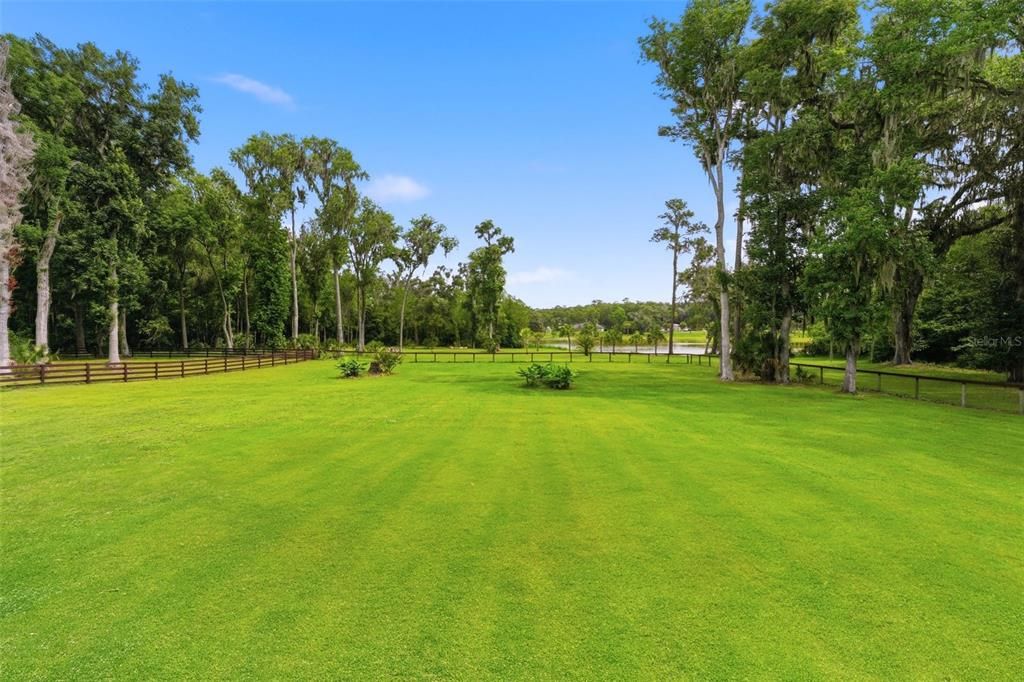 For Sale: $2,199,000 (5 beds, 5 baths, 5905 Square Feet)