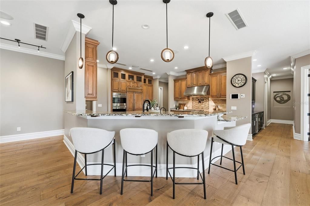 For Sale: $2,199,000 (5 beds, 5 baths, 5905 Square Feet)