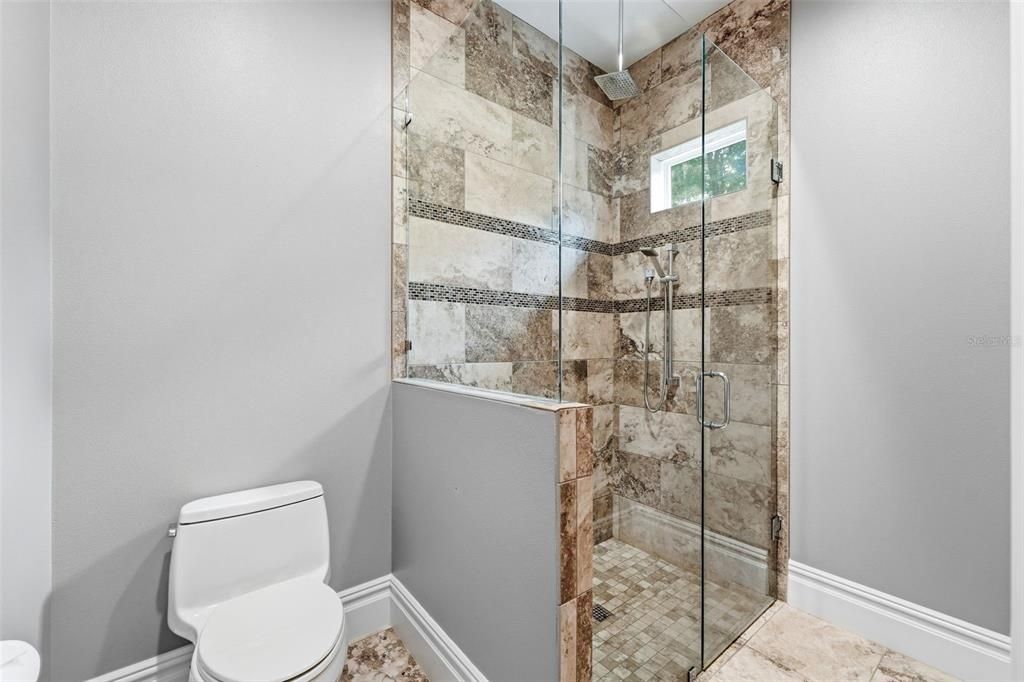 For Sale: $2,199,000 (5 beds, 5 baths, 5905 Square Feet)