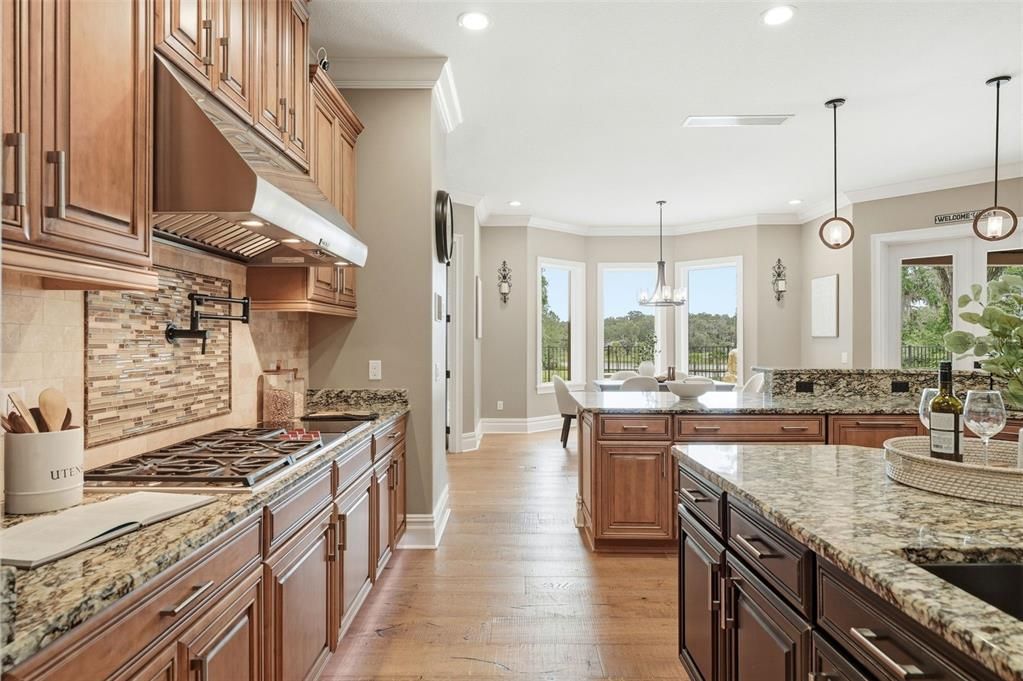 For Sale: $2,199,000 (5 beds, 5 baths, 5905 Square Feet)