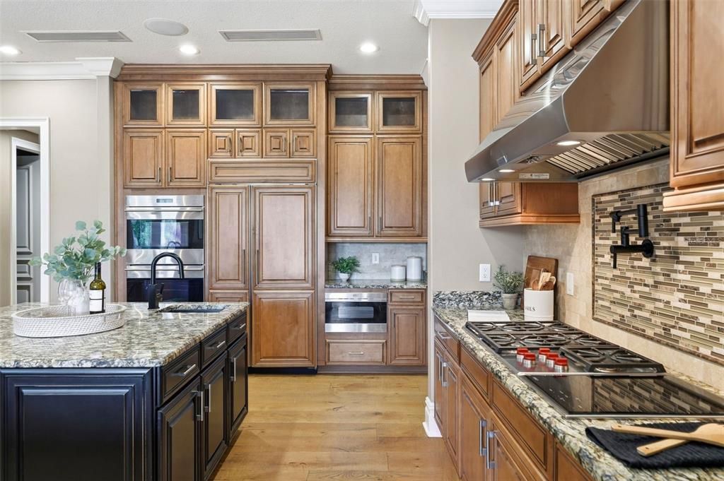 For Sale: $2,199,000 (5 beds, 5 baths, 5905 Square Feet)