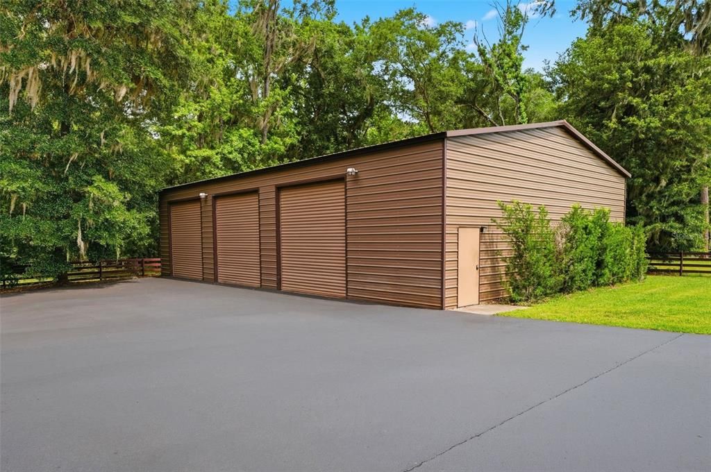 For Sale: $2,199,000 (5 beds, 5 baths, 5905 Square Feet)