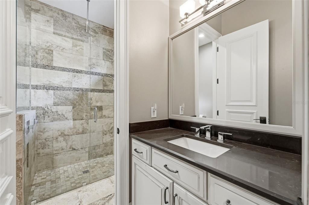For Sale: $2,199,000 (5 beds, 5 baths, 5905 Square Feet)