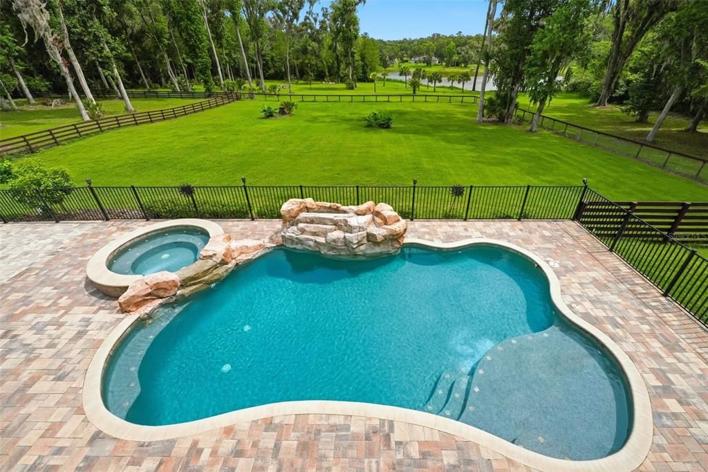 For Sale: $2,199,000 (5 beds, 5 baths, 5905 Square Feet)