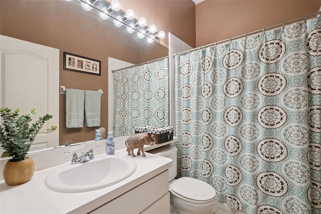 На продажу: $575,000 (4 спален, 3 ванн, 2214 Квадратных фут)