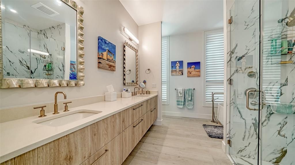 En Venta: $2,195,000 (3 camas, 3 baños, 2032 Pies cuadrados)