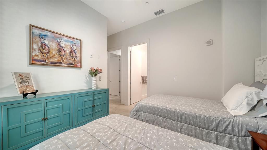 En Venta: $2,195,000 (3 camas, 3 baños, 2032 Pies cuadrados)