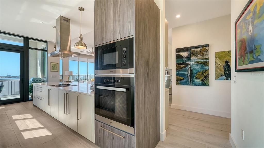 En Venta: $2,195,000 (3 camas, 3 baños, 2032 Pies cuadrados)