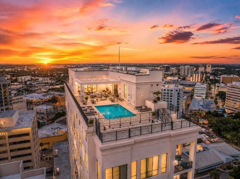 На продажу: $2,195,000 (3 спален, 3 ванн, 2032 Квадратных фут)