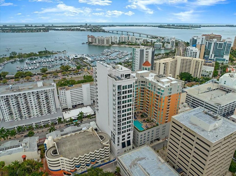На продажу: $2,195,000 (3 спален, 3 ванн, 2032 Квадратных фут)