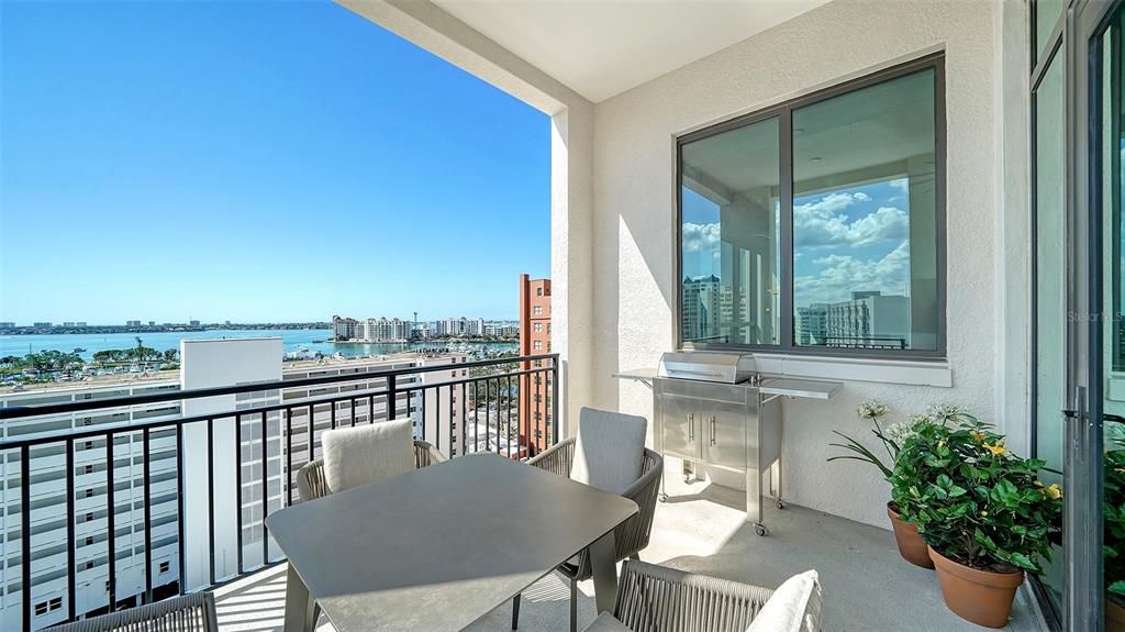 En Venta: $2,195,000 (3 camas, 3 baños, 2032 Pies cuadrados)