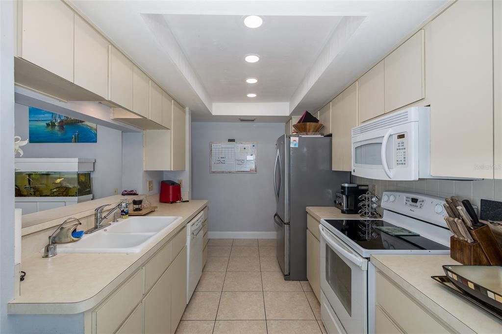 For Sale: $319,900 (3 beds, 2 baths, 1672 Square Feet)