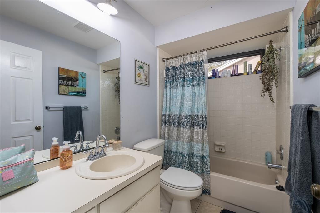 For Sale: $319,900 (3 beds, 2 baths, 1672 Square Feet)