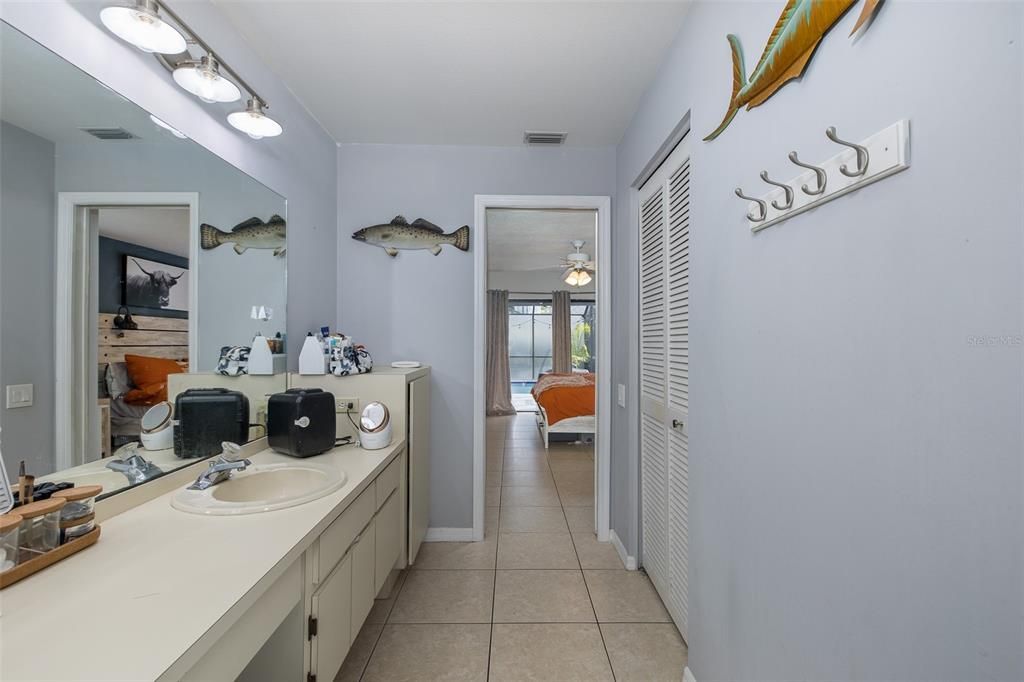 For Sale: $319,900 (3 beds, 2 baths, 1672 Square Feet)