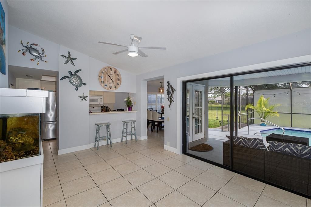 For Sale: $319,900 (3 beds, 2 baths, 1672 Square Feet)