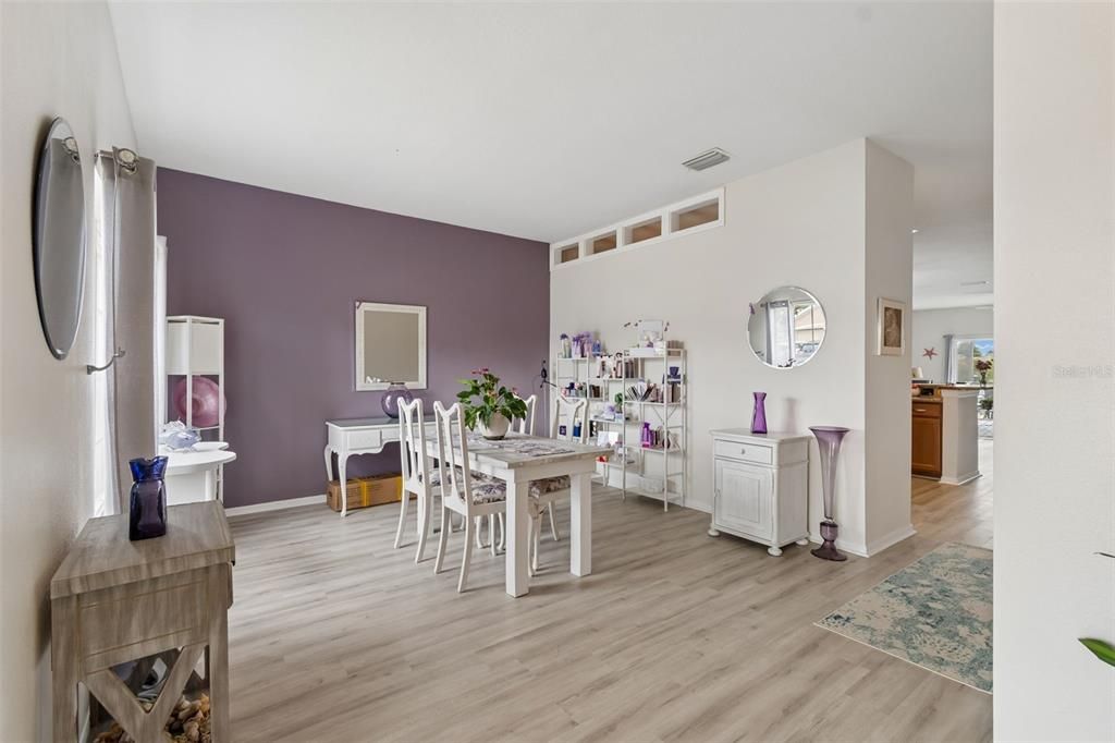 En Venta: $385,000 (3 camas, 2 baños, 1840 Pies cuadrados)