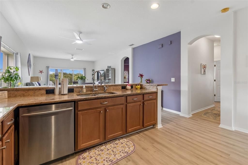 En Venta: $385,000 (3 camas, 2 baños, 1840 Pies cuadrados)