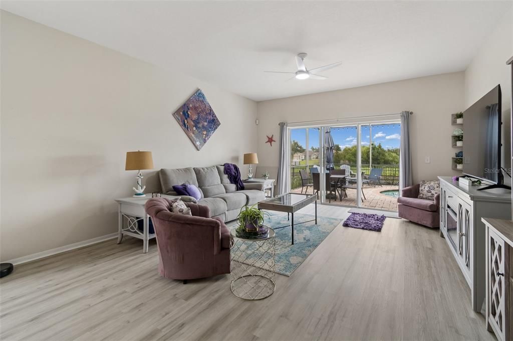 En Venta: $385,000 (3 camas, 2 baños, 1840 Pies cuadrados)
