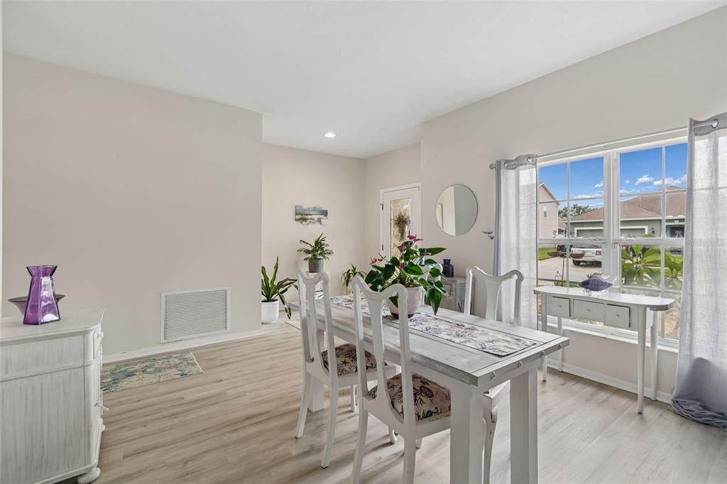 En Venta: $385,000 (3 camas, 2 baños, 1840 Pies cuadrados)