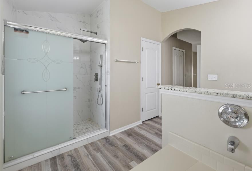 For Sale: $330,000 (3 beds, 2 baths, 1800 Square Feet)