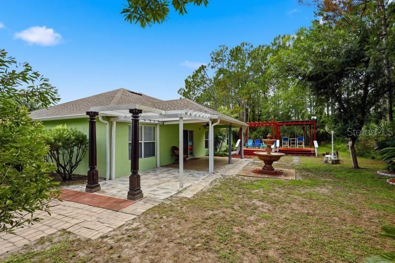 For Sale: $330,000 (3 beds, 2 baths, 1800 Square Feet)