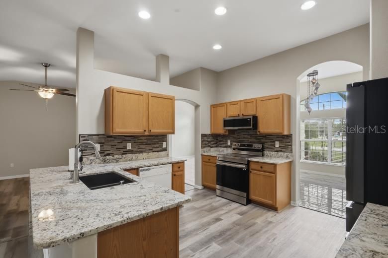 For Sale: $330,000 (3 beds, 2 baths, 1800 Square Feet)