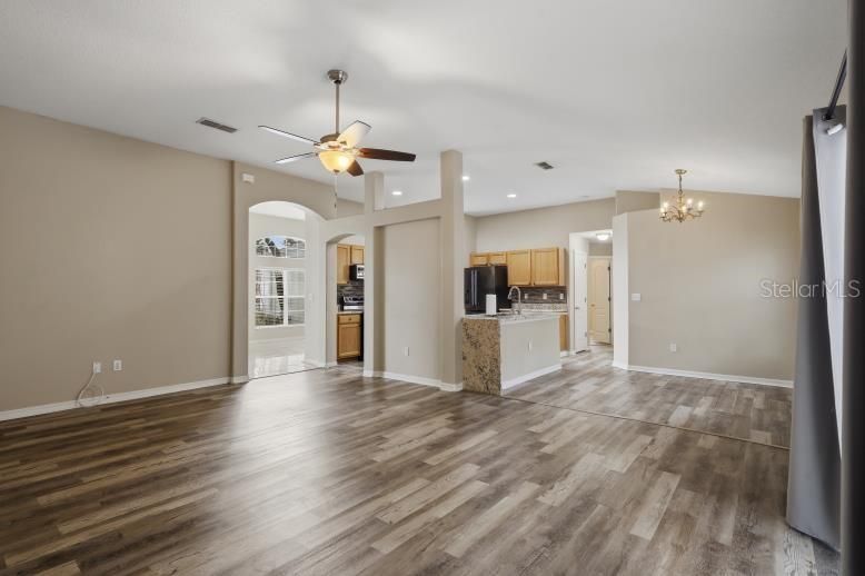 For Sale: $330,000 (3 beds, 2 baths, 1800 Square Feet)