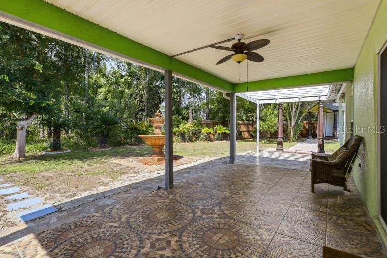 For Sale: $330,000 (3 beds, 2 baths, 1800 Square Feet)