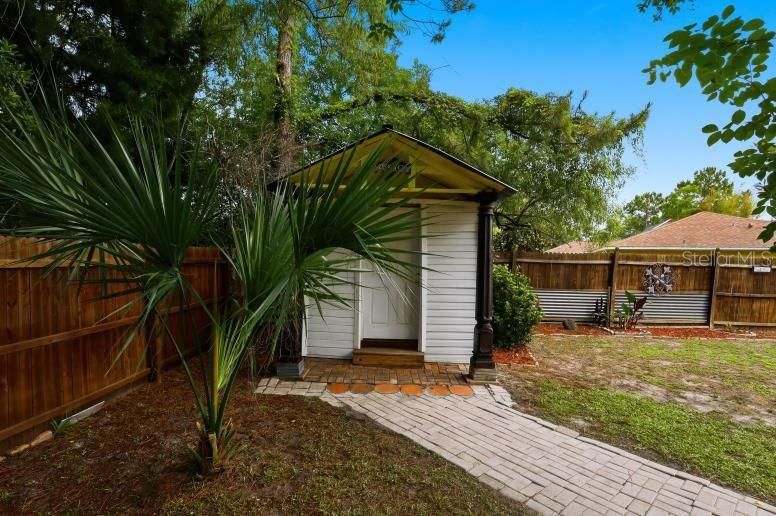 For Sale: $330,000 (3 beds, 2 baths, 1800 Square Feet)
