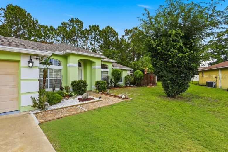 For Sale: $330,000 (3 beds, 2 baths, 1800 Square Feet)