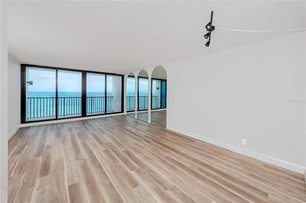 For Rent: $4,000 (2 beds, 2 baths, 1180 Square Feet)
