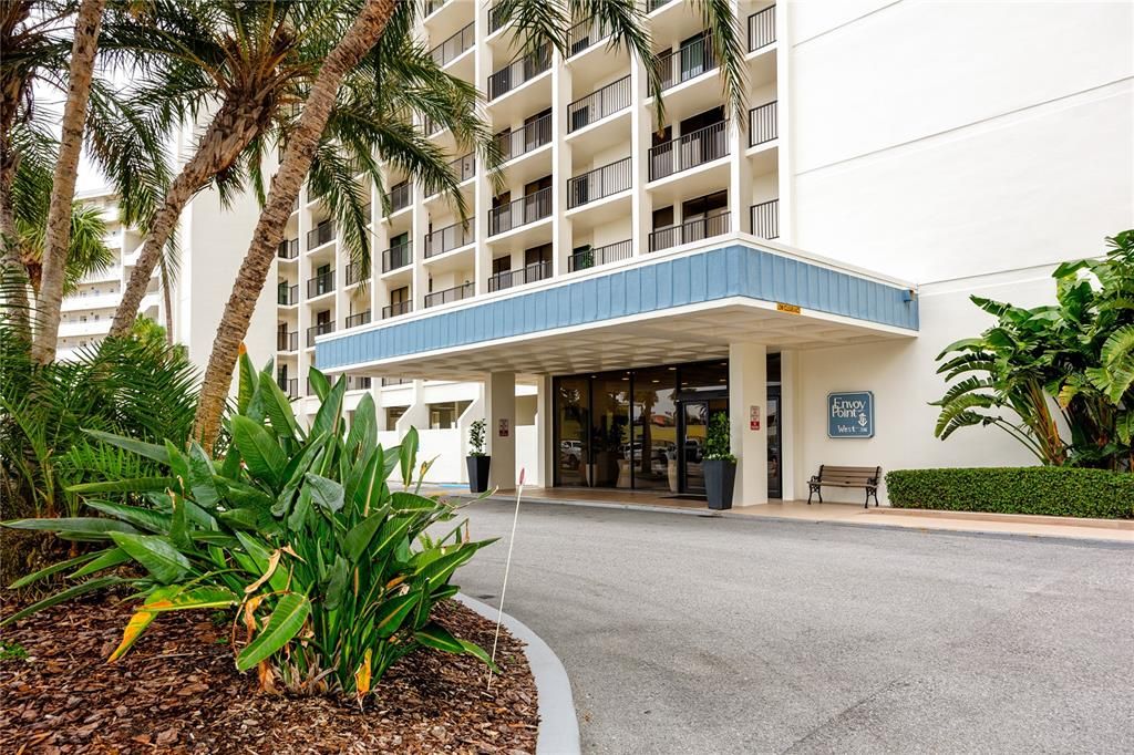 For Rent: $4,000 (2 beds, 2 baths, 1180 Square Feet)