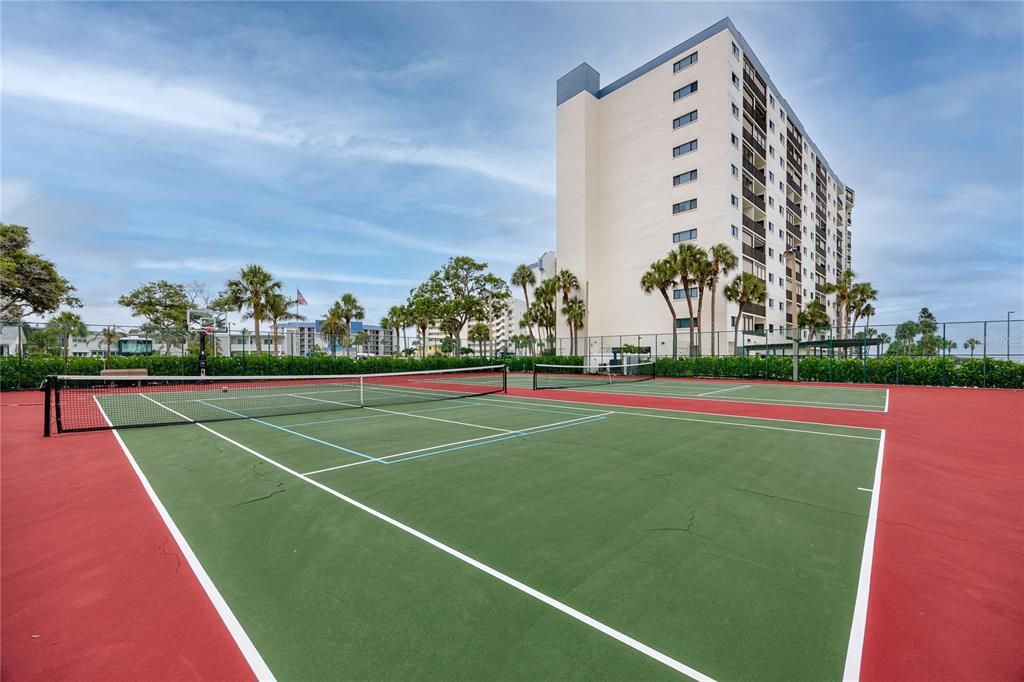 For Rent: $4,000 (2 beds, 2 baths, 1180 Square Feet)