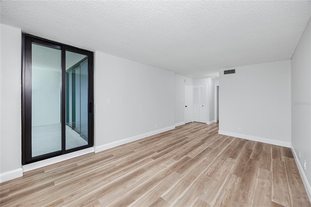 For Rent: $4,000 (2 beds, 2 baths, 1180 Square Feet)