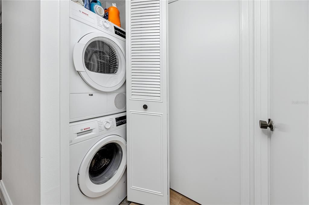 For Rent: $4,000 (2 beds, 2 baths, 1180 Square Feet)