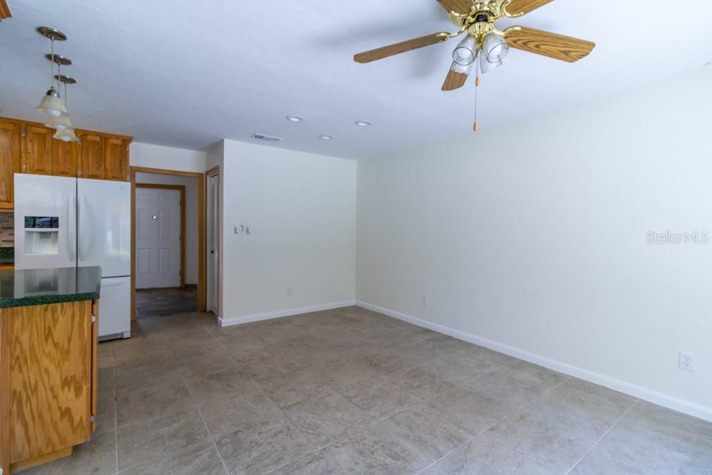 出租: $2,000 (3 贝兹, 2 浴室, 1662 平方英尺)