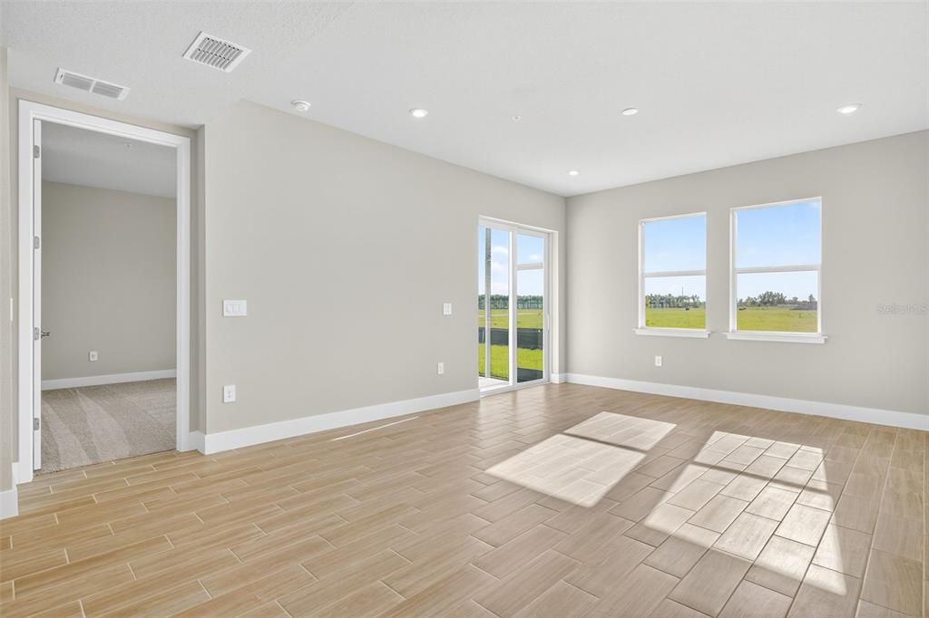 For Sale: $284,000 (2 beds, 2 baths, 1341 Square Feet)