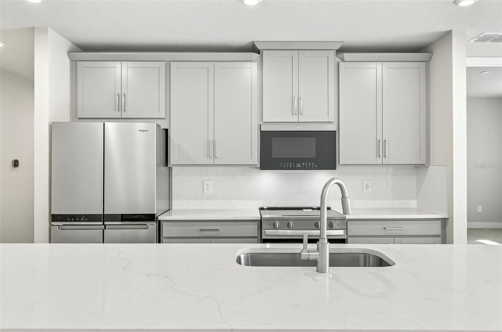 For Sale: $284,000 (2 beds, 2 baths, 1341 Square Feet)