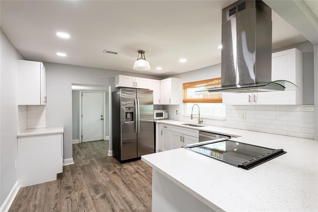 For Sale: $315,000 (3 beds, 2 baths, 1162 Square Feet)
