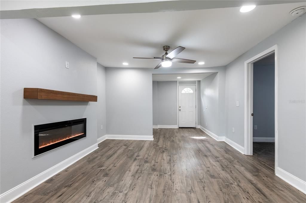 For Sale: $315,000 (3 beds, 2 baths, 1162 Square Feet)