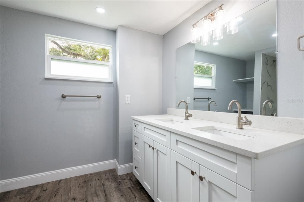 For Sale: $315,000 (3 beds, 2 baths, 1162 Square Feet)