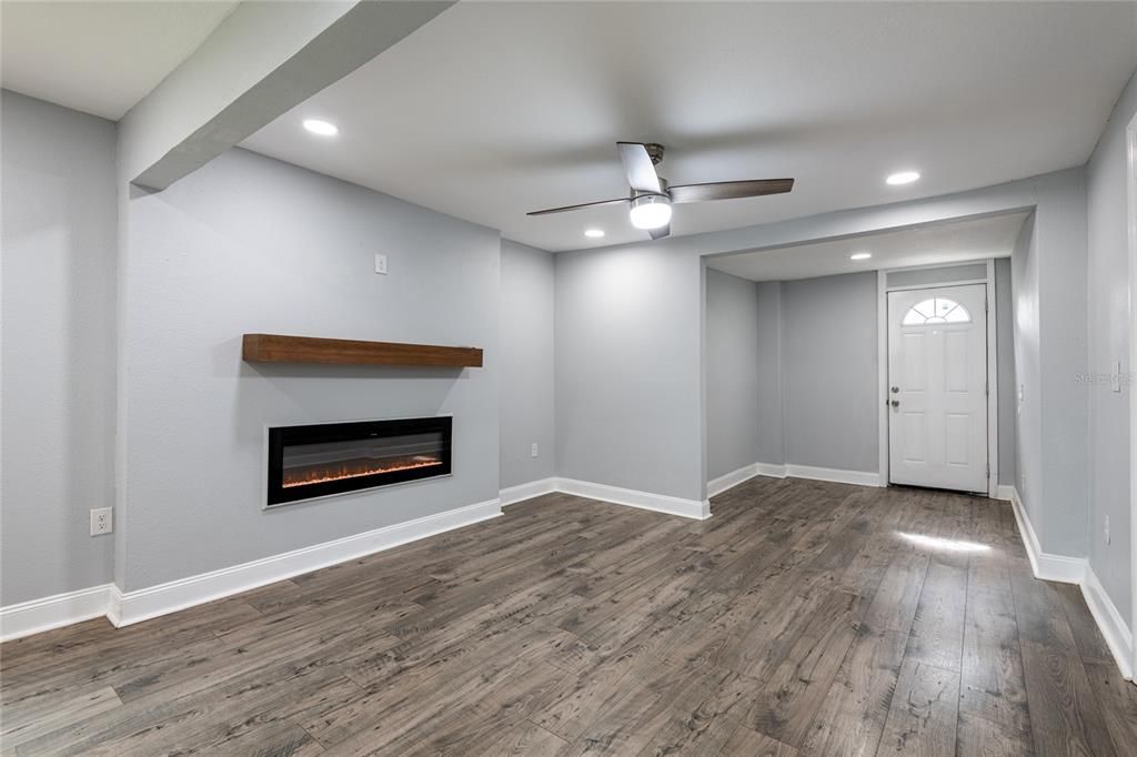 For Sale: $315,000 (3 beds, 2 baths, 1162 Square Feet)