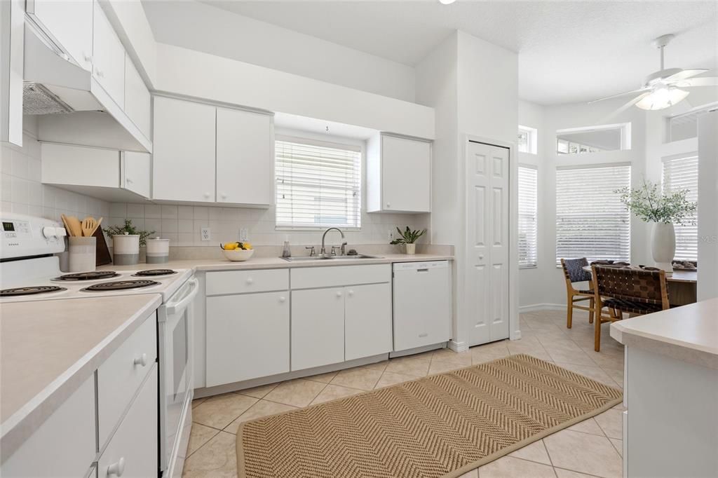 For Sale: $530,000 (3 beds, 2 baths, 1615 Square Feet)