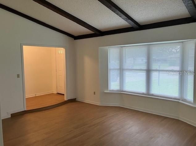 For Rent: $2,995 (3 beds, 2 baths, 1775 Square Feet)