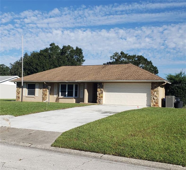 For Rent: $2,995 (3 beds, 2 baths, 1775 Square Feet)