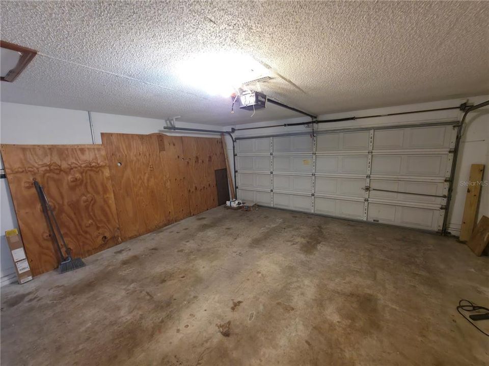 For Sale: $349,000 (3 beds, 2 baths, 1207 Square Feet)