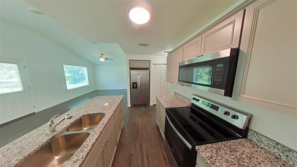 В аренду: $1,525 (3 спален, 2 ванн, 1066 Квадратных фут)