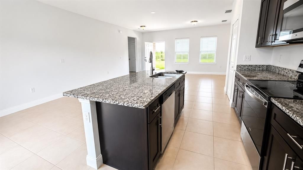 For Sale: $295,000 (3 beds, 2 baths, 1560 Square Feet)