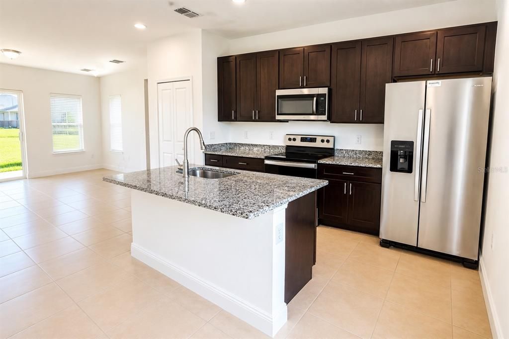 For Sale: $295,000 (3 beds, 2 baths, 1560 Square Feet)